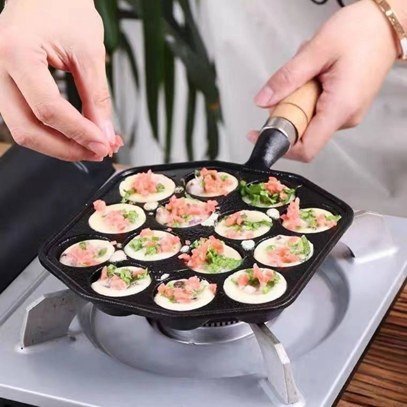 مقلاة حديد مصبوبة غير لاصقة بم - مراجعة Egg Waffle Pan وسعره